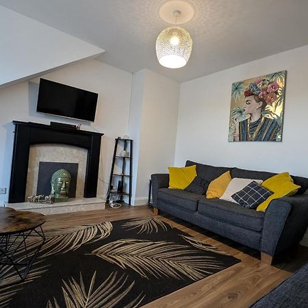 Lovely 2 Bedroom Apartment In Central Location Greenock Dış mekan fotoğraf