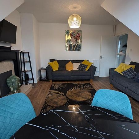 Lovely 2 Bedroom Apartment In Central Location Greenock Dış mekan fotoğraf