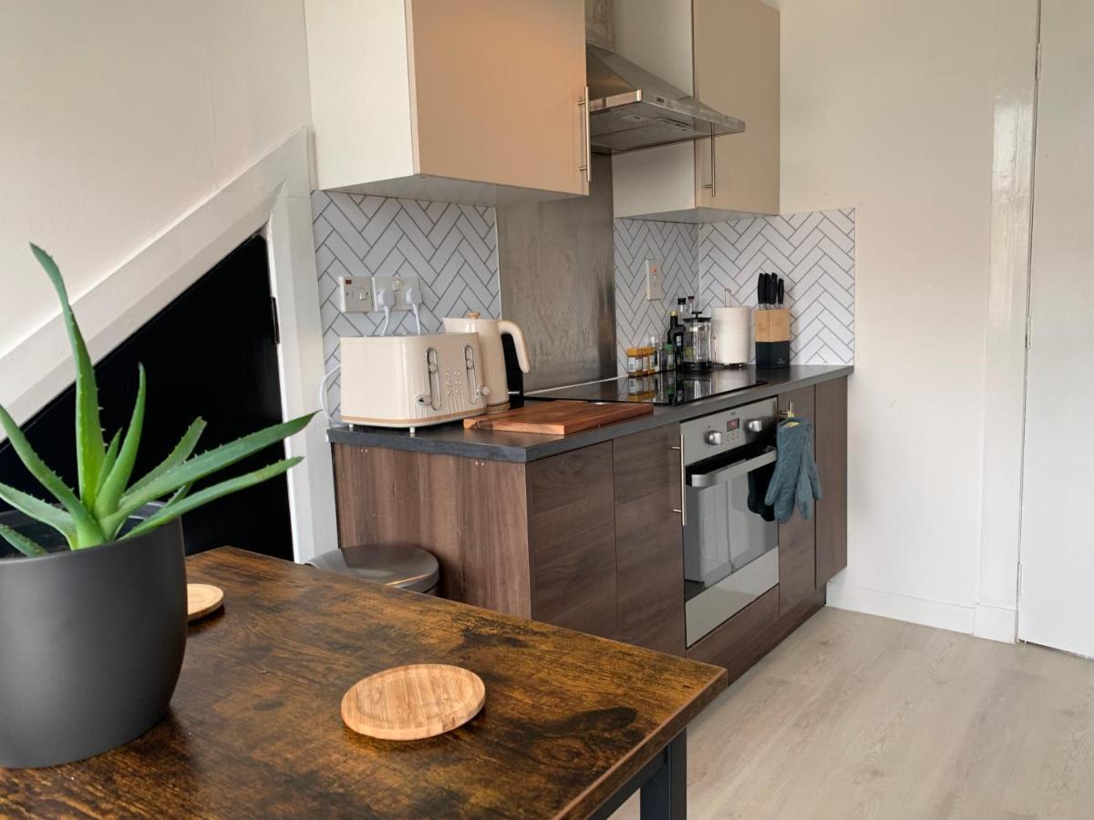 Lovely 2 Bedroom Apartment In Central Location Greenock Dış mekan fotoğraf