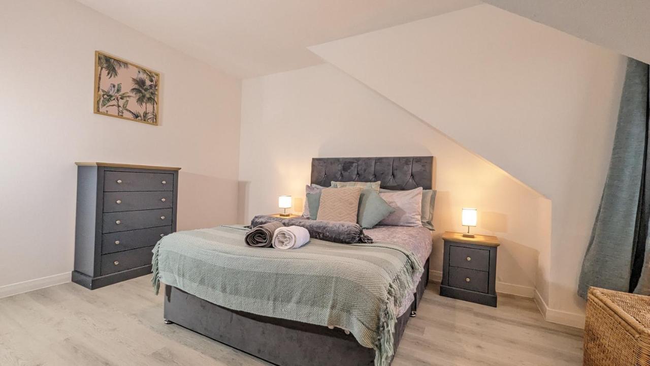 Lovely 2 Bedroom Apartment In Central Location Greenock Dış mekan fotoğraf