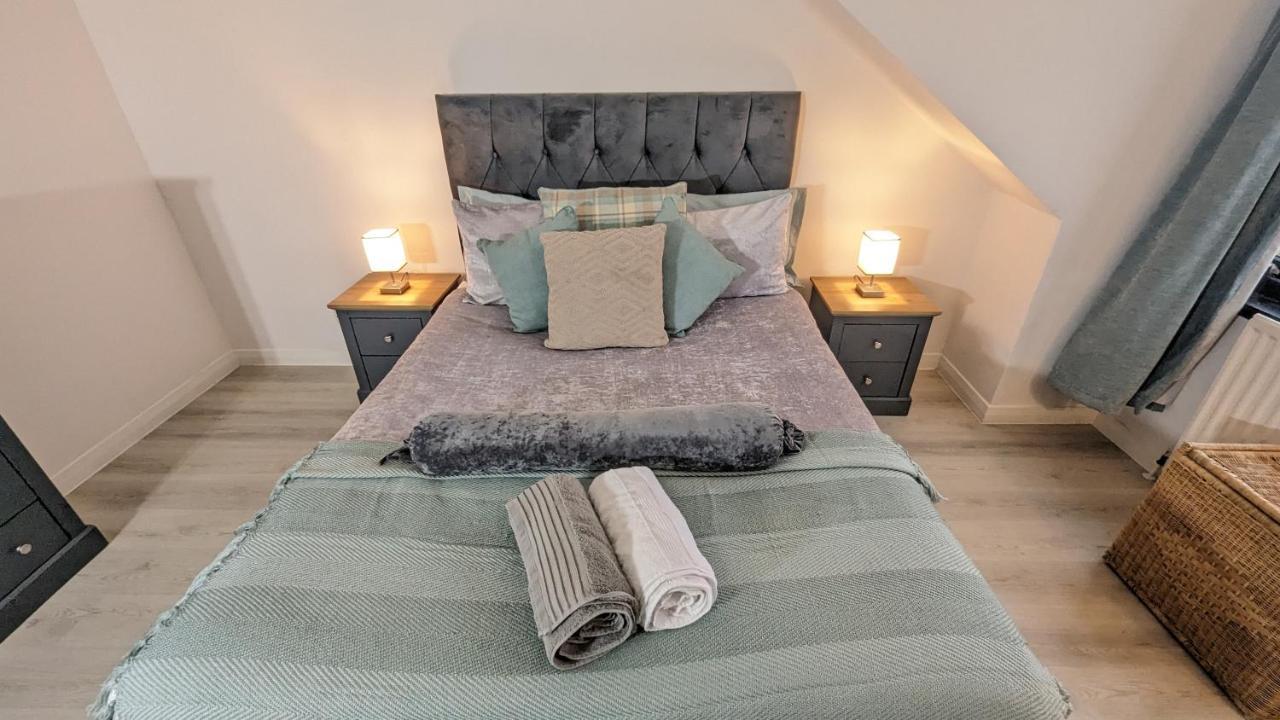 Lovely 2 Bedroom Apartment In Central Location Greenock Dış mekan fotoğraf
