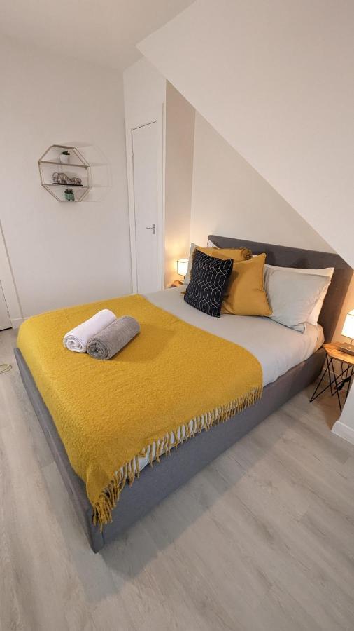 Lovely 2 Bedroom Apartment In Central Location Greenock Dış mekan fotoğraf