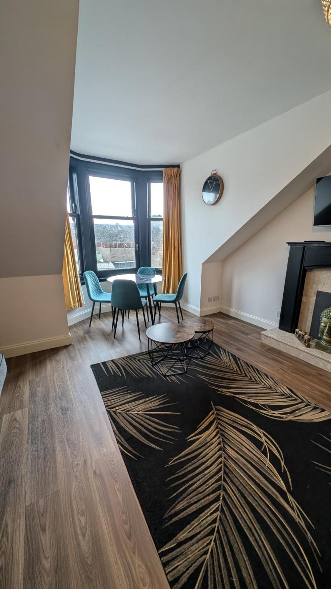 Lovely 2 Bedroom Apartment In Central Location Greenock Dış mekan fotoğraf